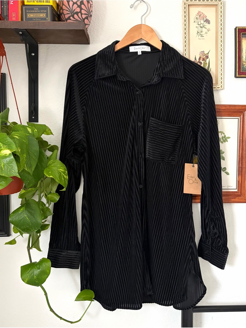 Eden & Olivia Black Velvet-Texture Button-Down Pleated Shirt Medium NWT